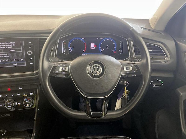 Used Volkswagen T-Roc 2018 for sale - 76255316: Photo 16