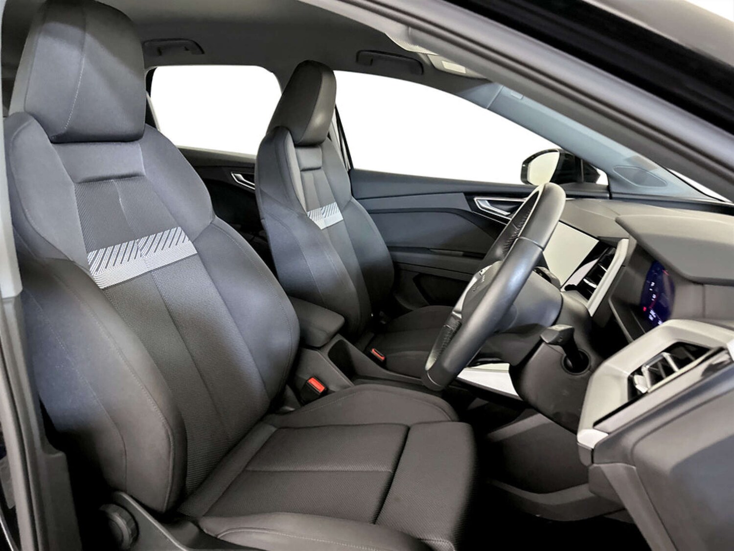 Used Audi Q4 e-tron 2023 for sale - 77452524: Photo 13