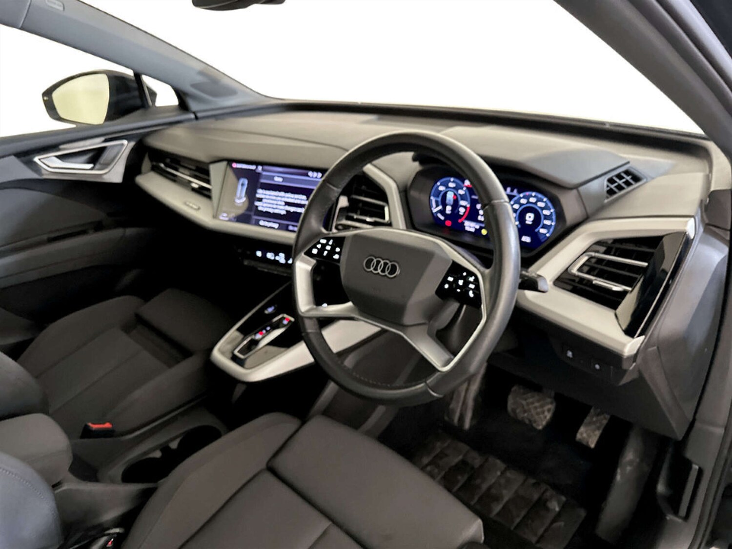 Used Audi Q4 e-tron 2023 for sale - 77452524: Photo 15