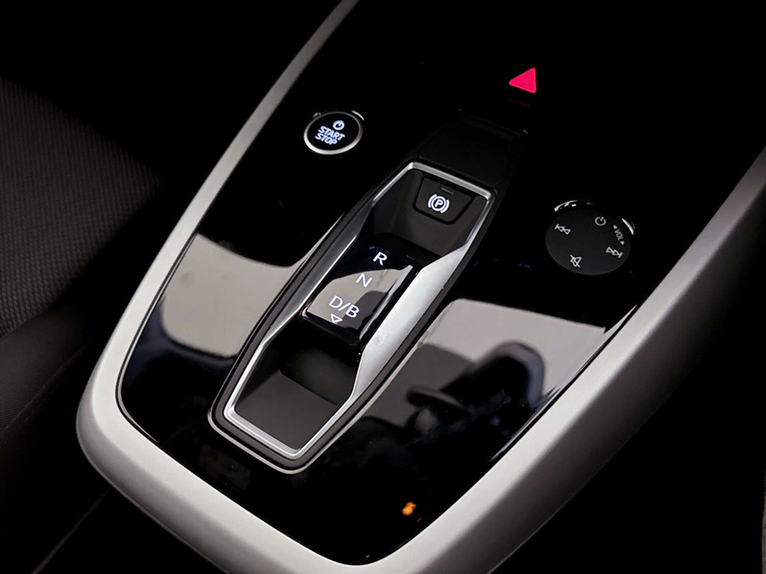 Used Audi Q4 e-tron 2023 for sale - 77452524: Photo 25