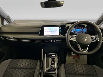 Used Volkswagen Golf 2024 for sale - 79529273: Photo