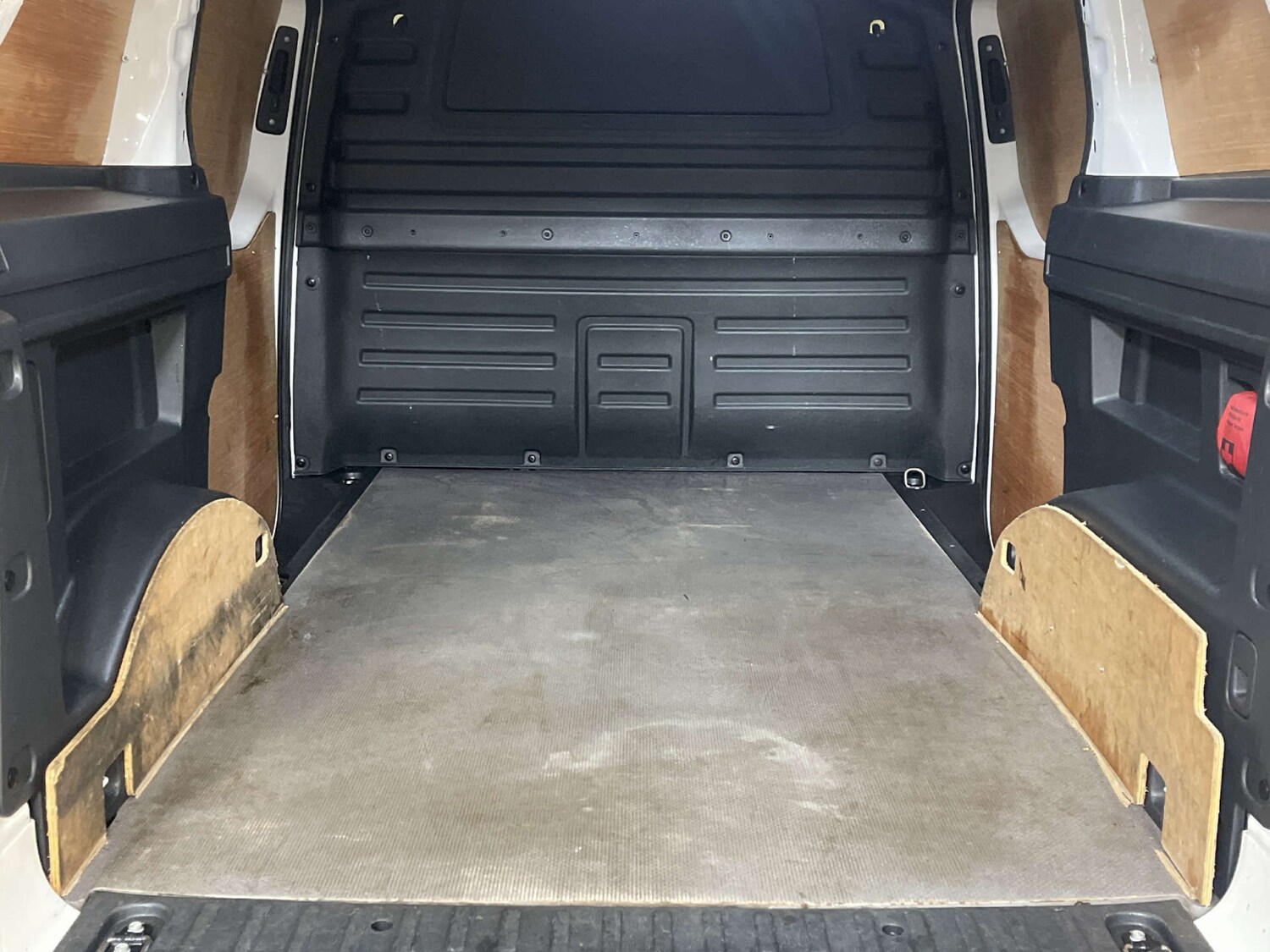 Used Volkswagen ID. Buzz Cargo 2024 for sale - 78045008: Photo 15