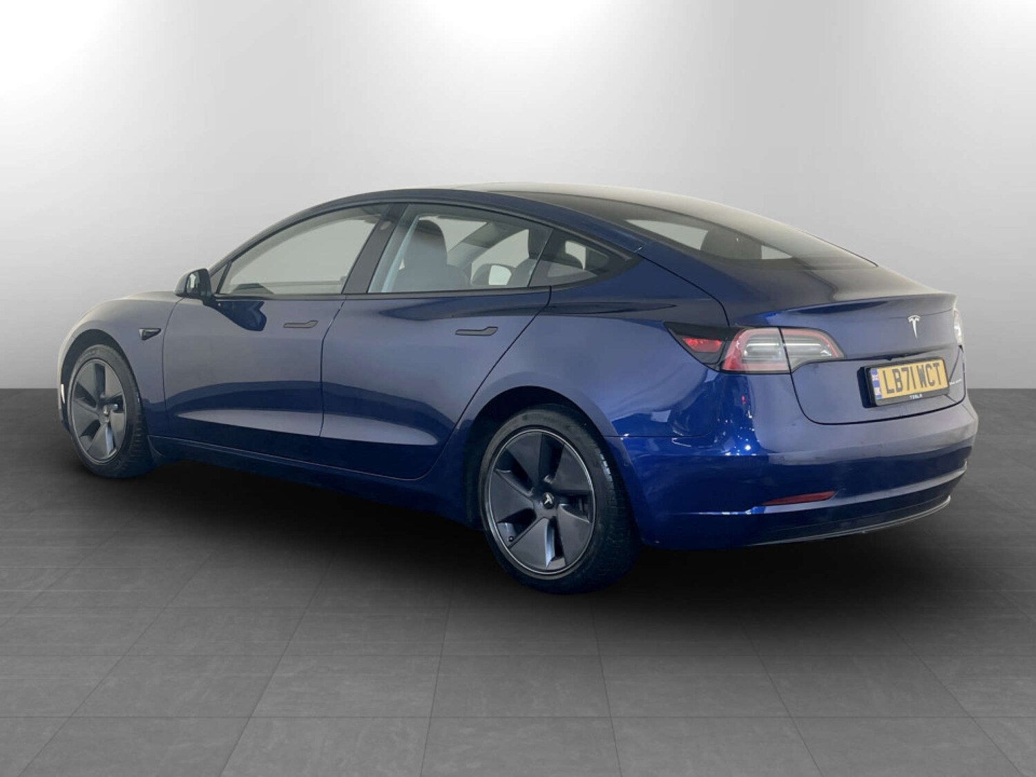 Used Tesla Model 3 2021 for sale - 77469961: Photo 8