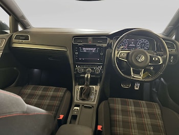 Used Volkswagen Golf 2018 for sale - 79176596: Photo