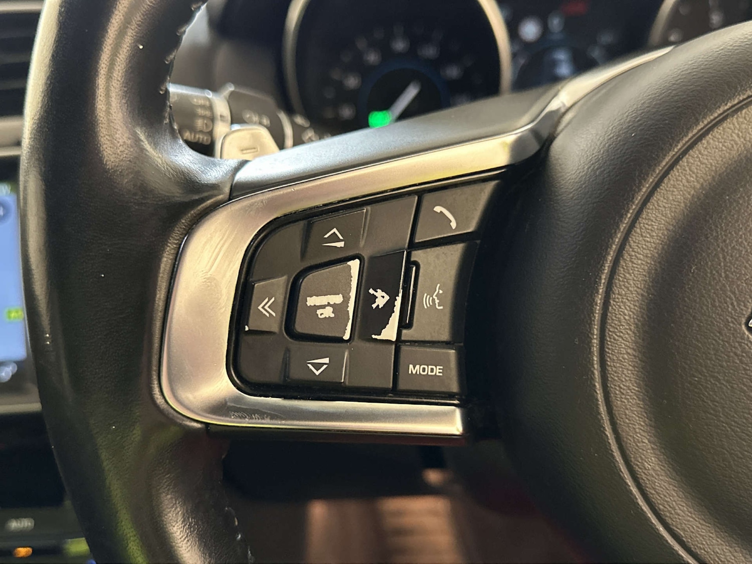 Used Jaguar XE 2018 for sale - 78094537: Photo 17