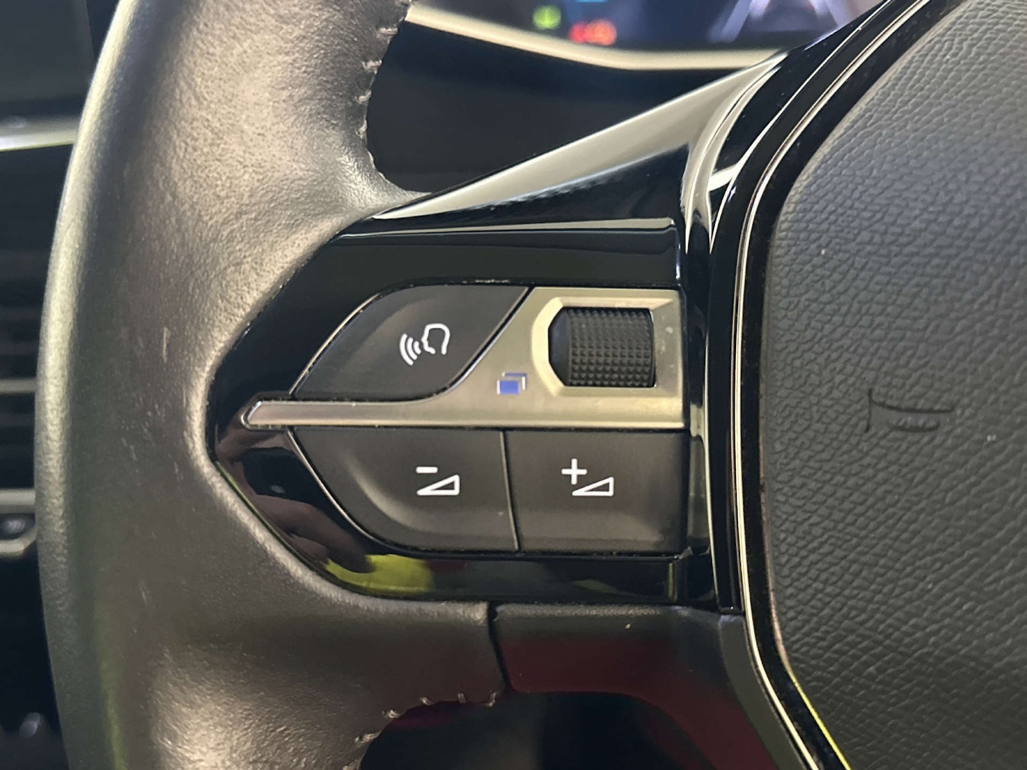 Used Peugeot 2008 2022 for sale - 77902955: Photo 17