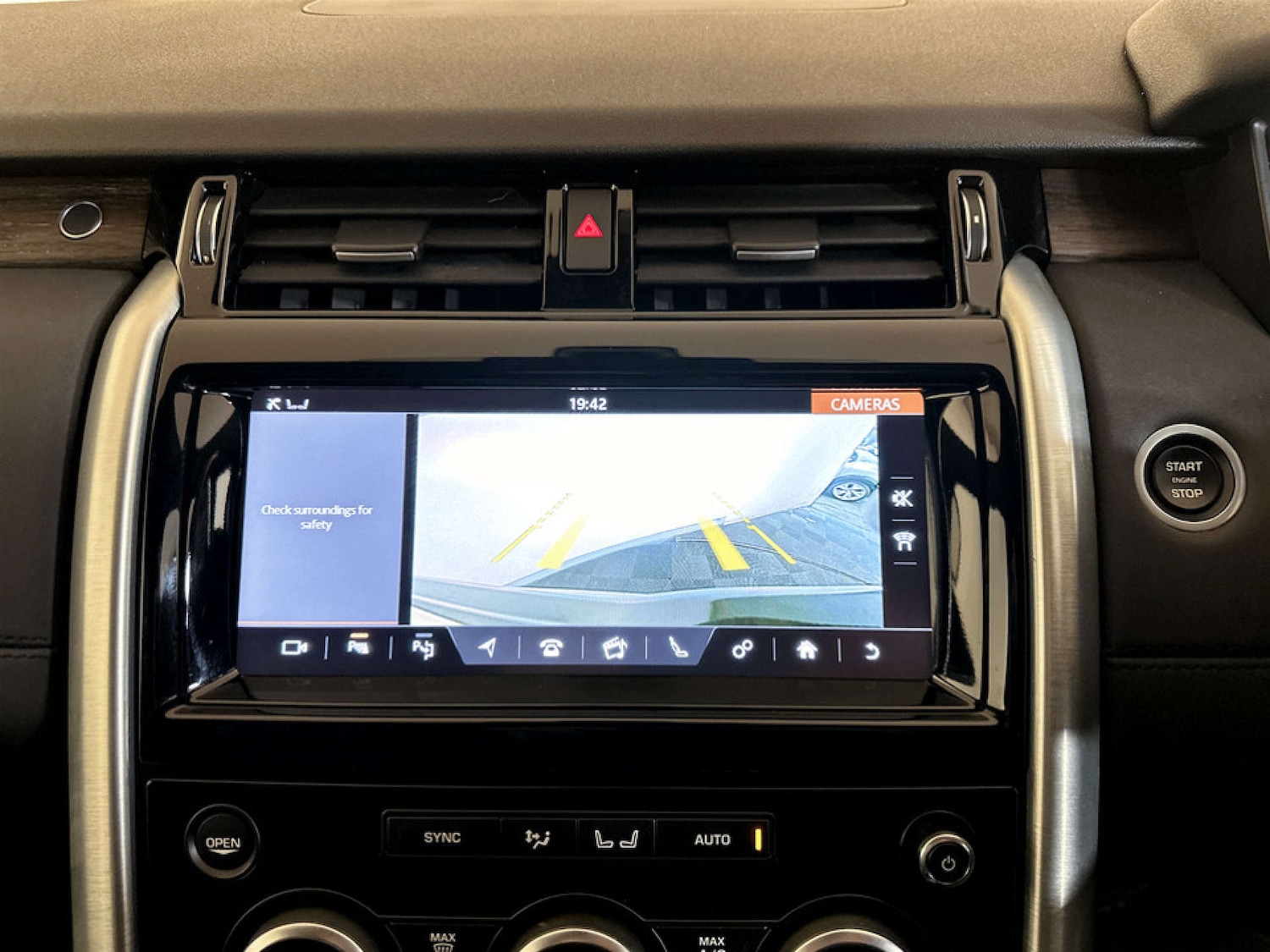 Used Land Rover Discovery 2020 for sale - 77195858: Photo 23