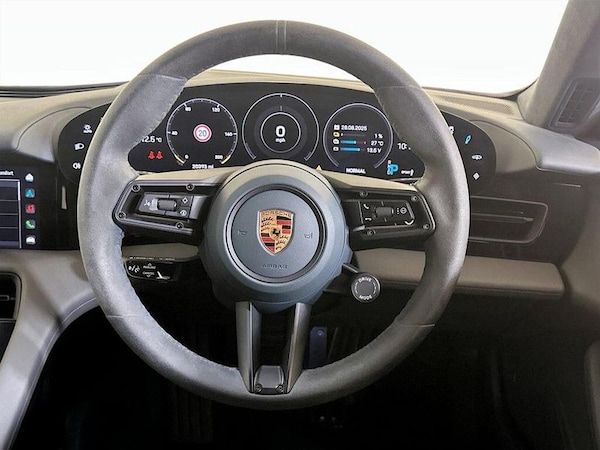 Used Porsche Taycan 2022 for sale - 75718164: Photo 16