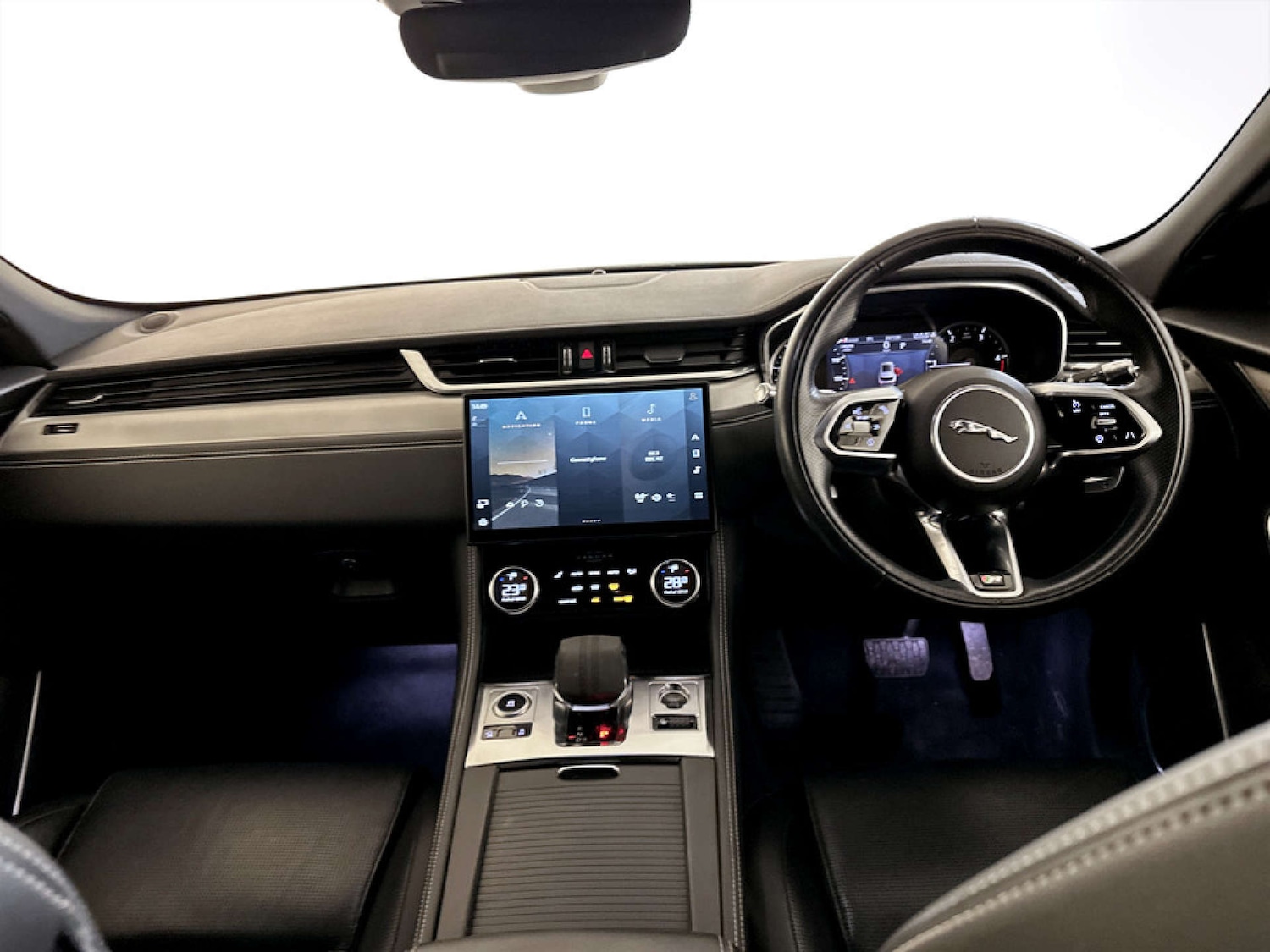 Used Jaguar F-Pace 2021 for sale - 77368195: Photo 3