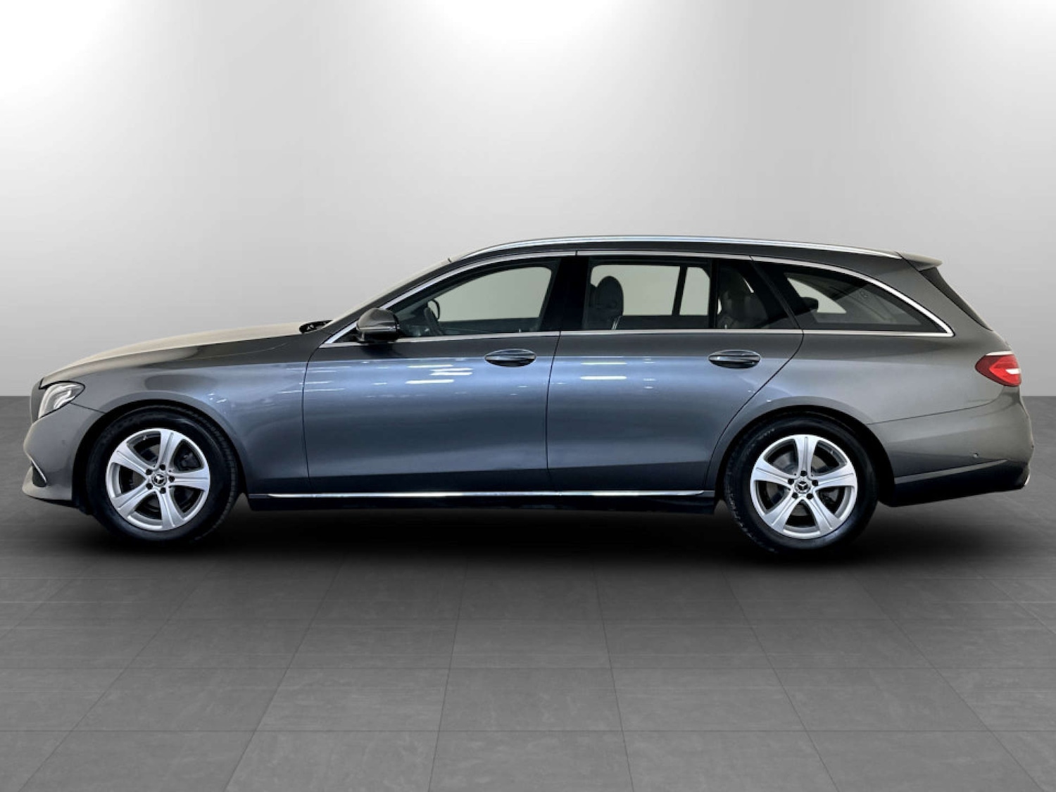 Used Mercedes-Benz E Class 2018 for sale - 77745630: Photo 7