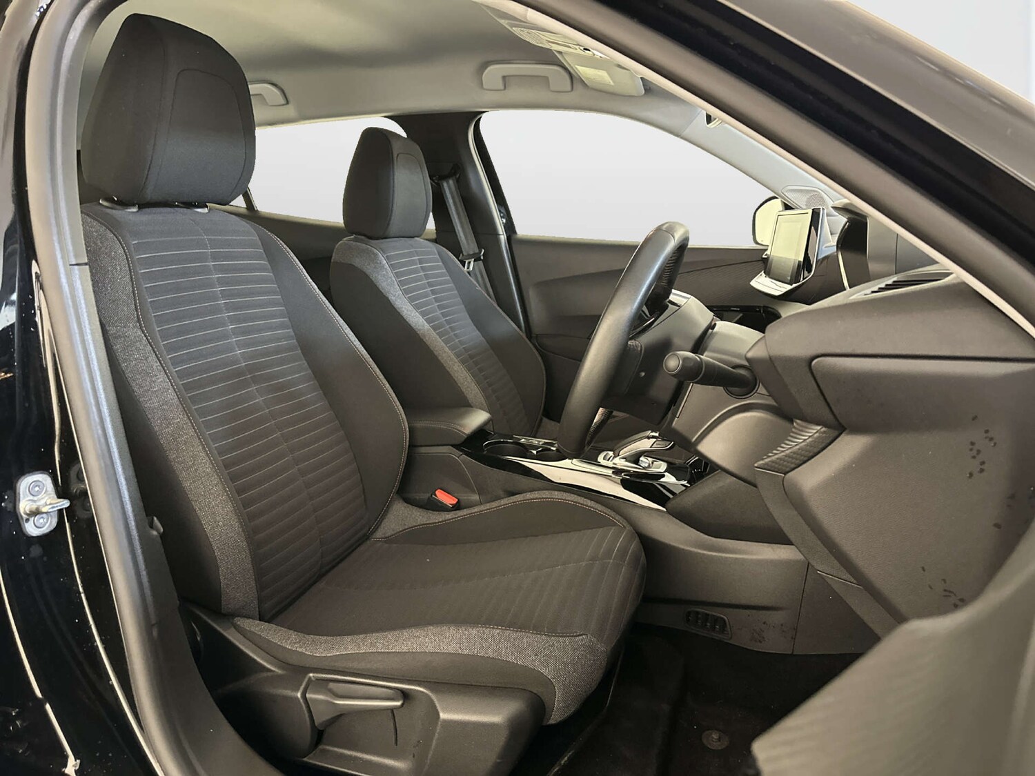 Used Peugeot E-2008 2021 for sale - 77953342: Photo 13