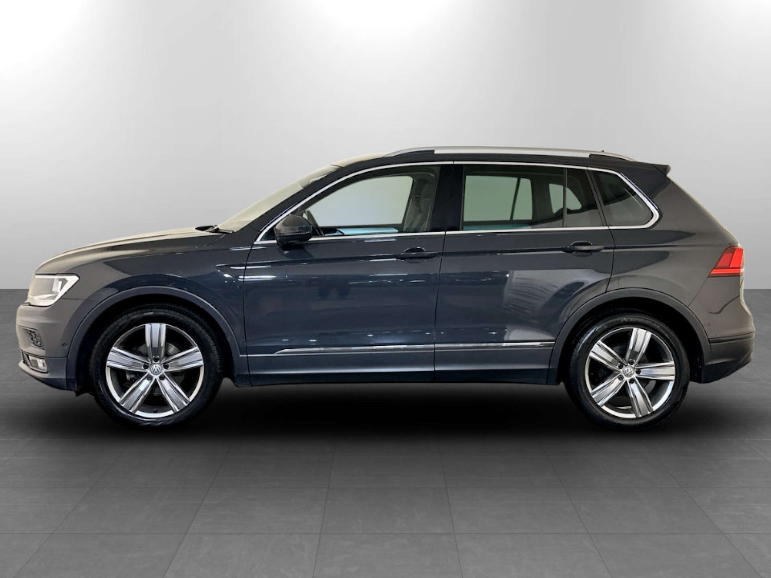 Used Volkswagen Tiguan 2019 for sale - 77822599: Photo 6