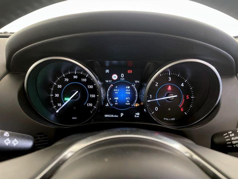 Used Jaguar F-Pace 2017 for sale - 76557471: Photo 18