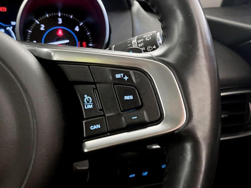 Used Jaguar F-Pace 2017 for sale - 76557471: Photo 19