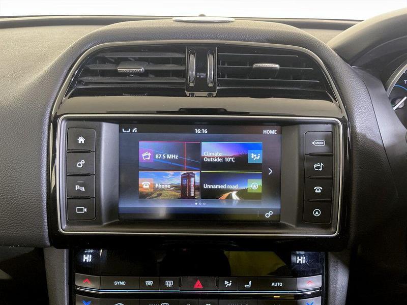 Used Jaguar F-Pace 2017 for sale - 76557471: Photo 22