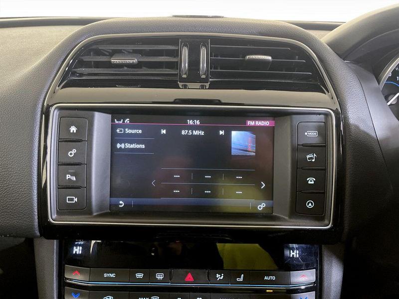 Used Jaguar F-Pace 2017 for sale - 76557471: Photo 23