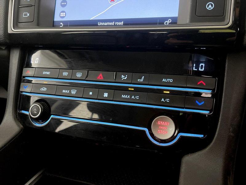 Used Jaguar F-Pace 2017 for sale - 76557471: Photo 25