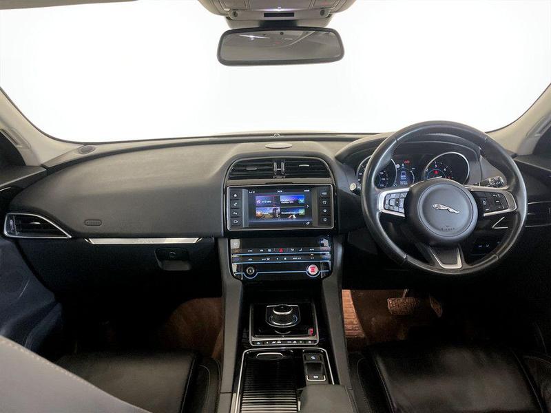 Used Jaguar F-Pace 2017 for sale - 76557471: Photo 3