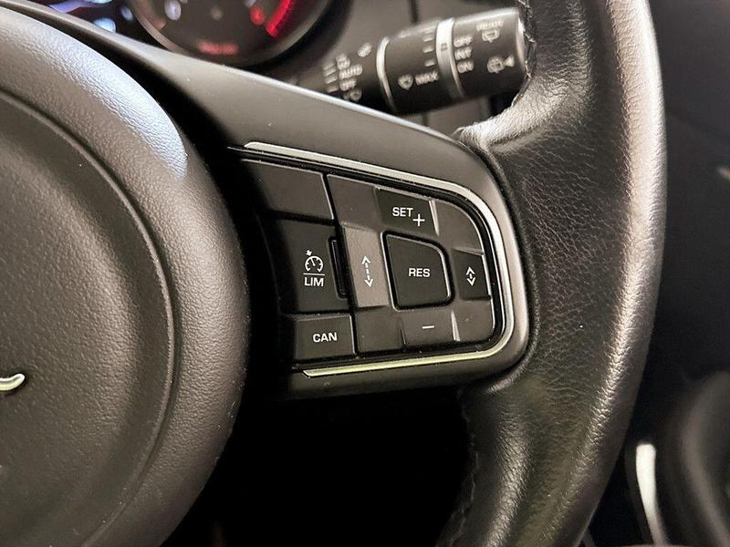 Used Jaguar E-Pace 2018 for sale - 76649735: Photo 20