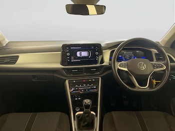 Used Volkswagen T-Roc 2023 for sale - 78045041: Photo