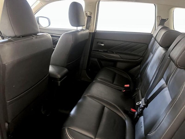 Used Mitsubishi Outlander 2018 for sale - 76209373: Photo 14