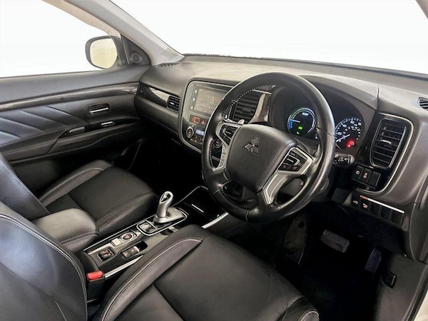 Used Mitsubishi Outlander 2018 for sale - 76209373: Photo 16