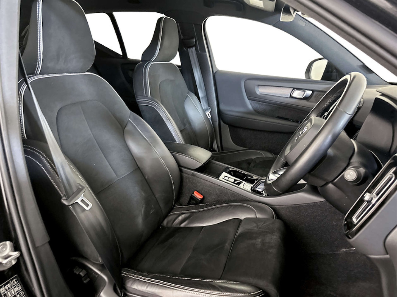 Used Volvo XC40 2021 for sale - 77329447: Photo 3