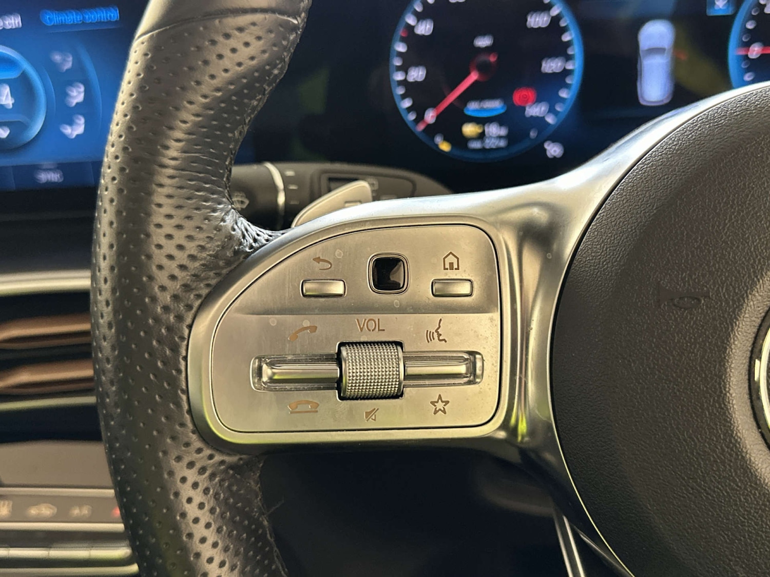 Used Mercedes-Benz EQC 2023 for sale - 77989944: Photo 17