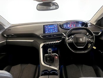 Used Peugeot 3008 2018 for sale - 76494705: Photo