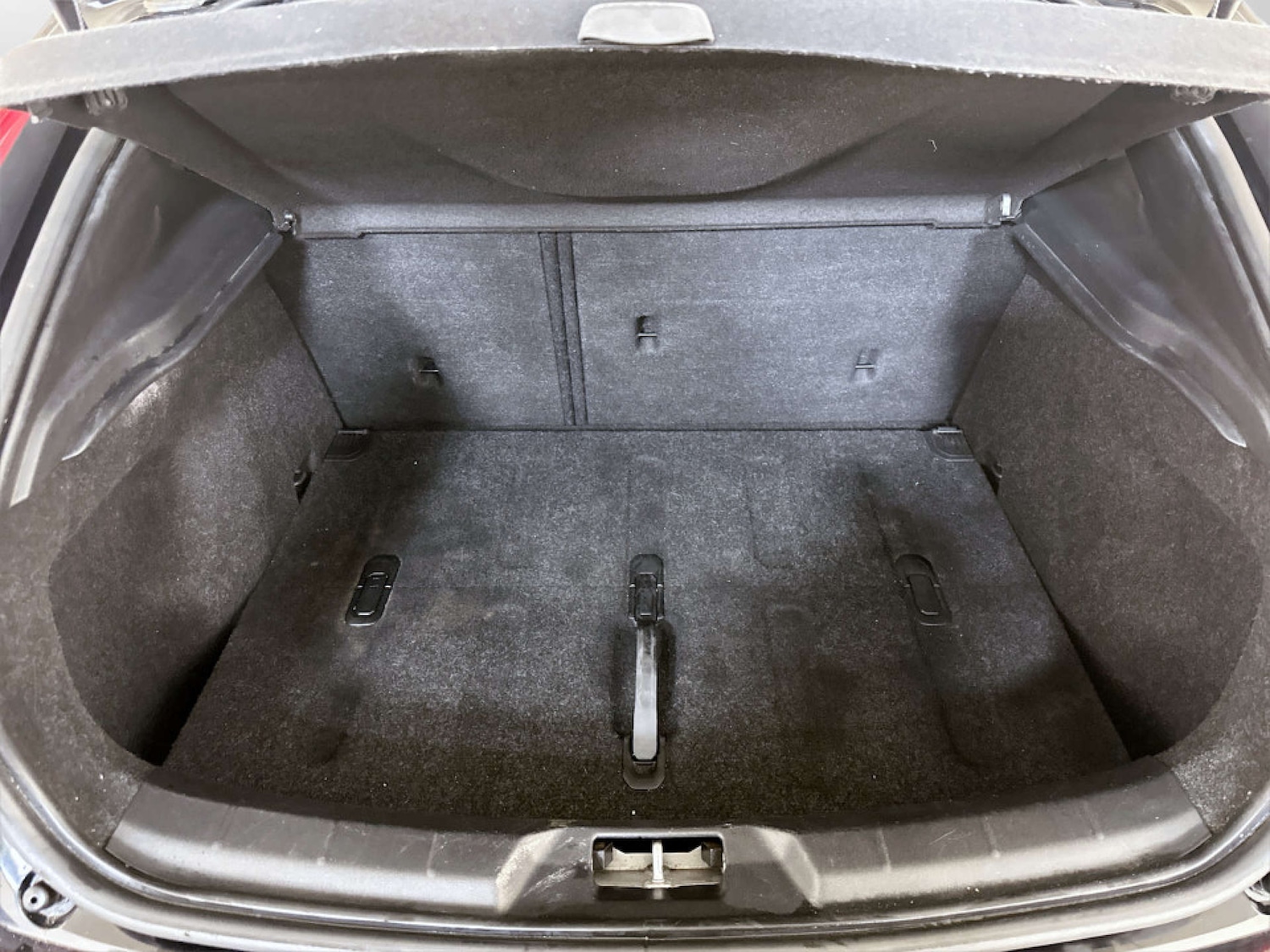 Used Volvo V40 2019 for sale - 77355467: Photo 15