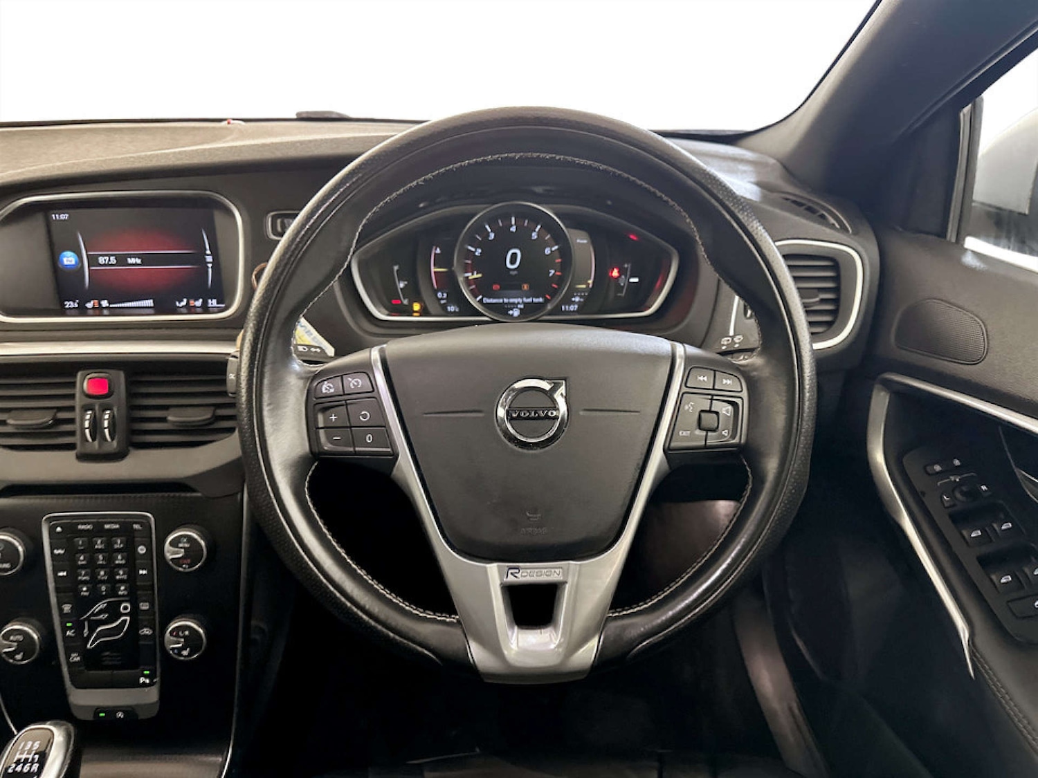 Used Volvo V40 2019 for sale - 77355467: Photo 17