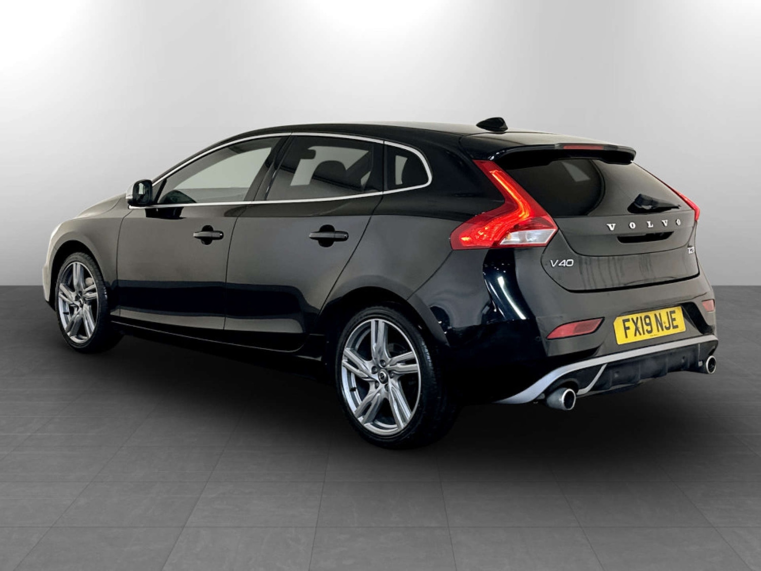 Used Volvo V40 2019 for sale - 77355467: Photo 8