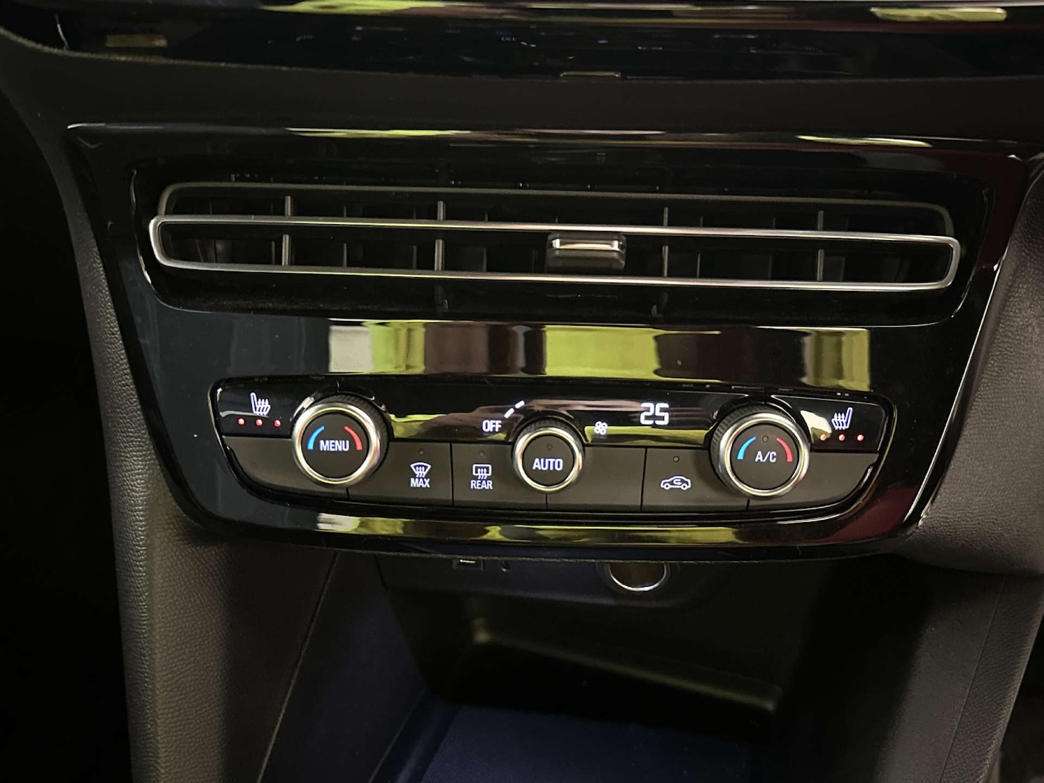 Used Vauxhall Mokka 2024 for sale - 78083352: Photo 24