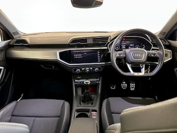 Used Audi Q3 2021 for sale - 75945301: Photo