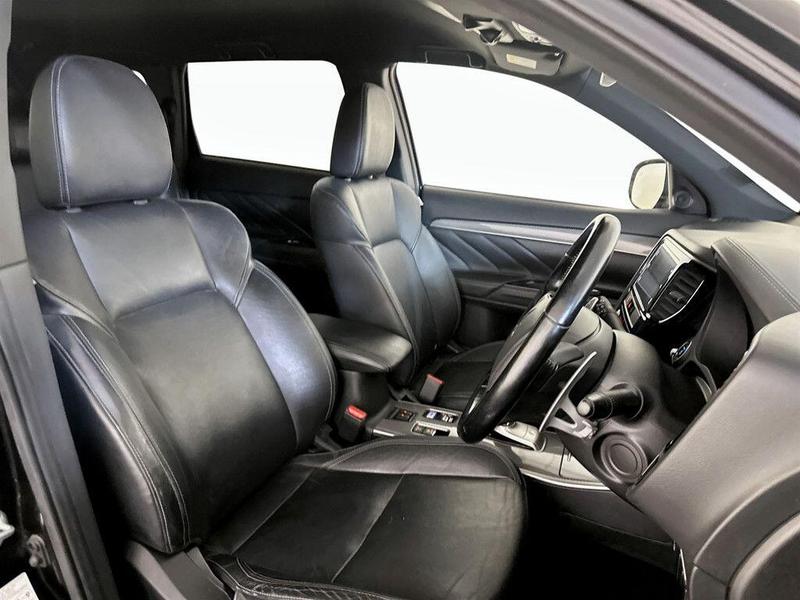 Used Mitsubishi Outlander 2018 for sale - 76412171: Photo 13