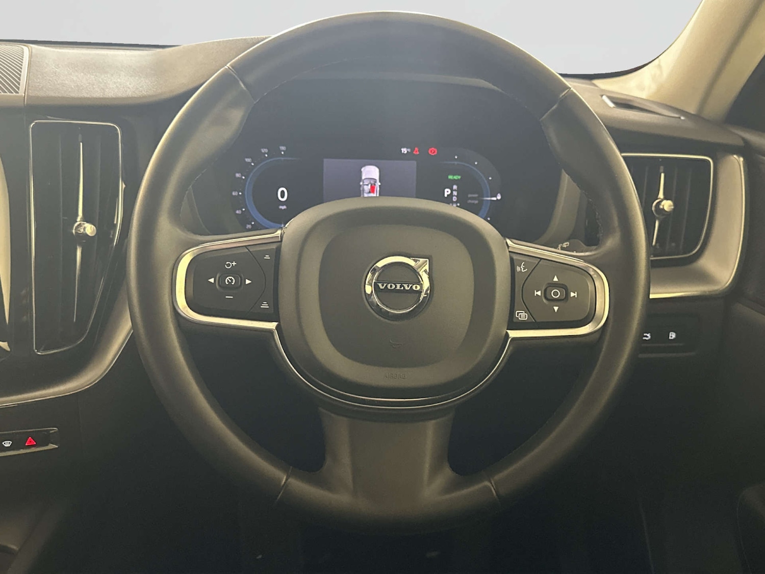 Used Volvo XC60 2022 for sale - 77821600: Photo 17