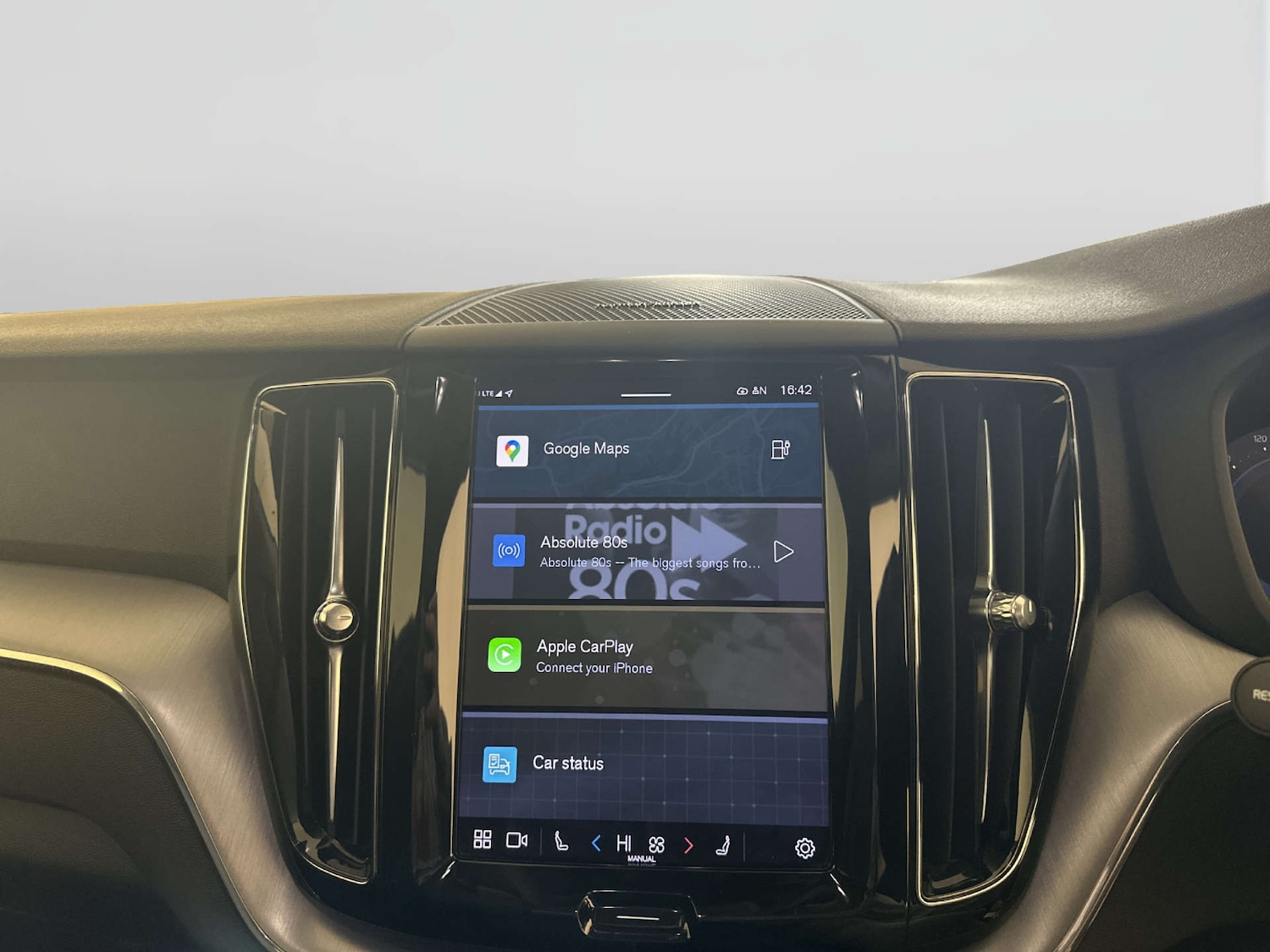 Used Volvo XC60 2022 for sale - 77821600: Photo 24