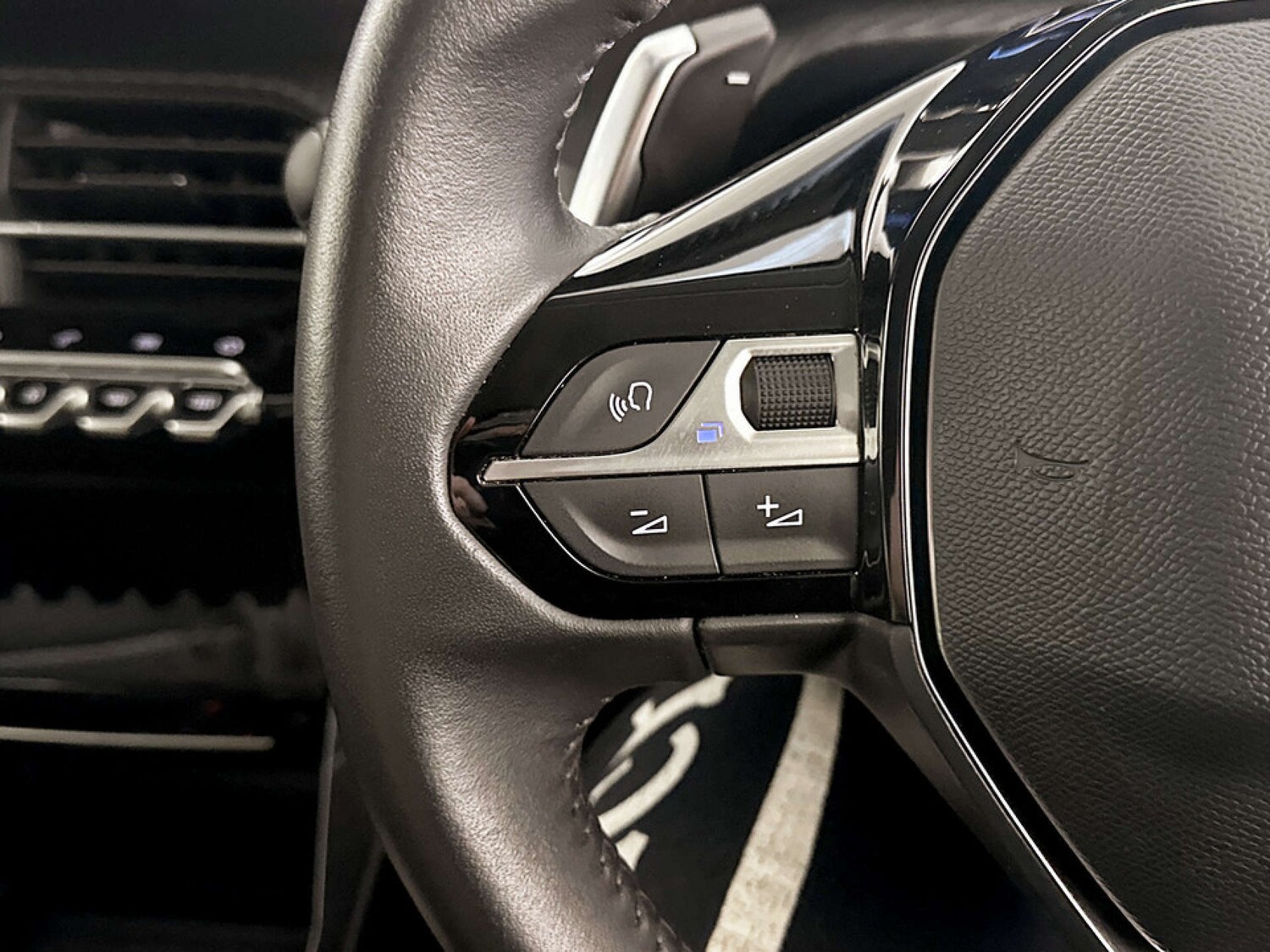 Used Peugeot 208 2022 for sale - 77590623: Photo 17