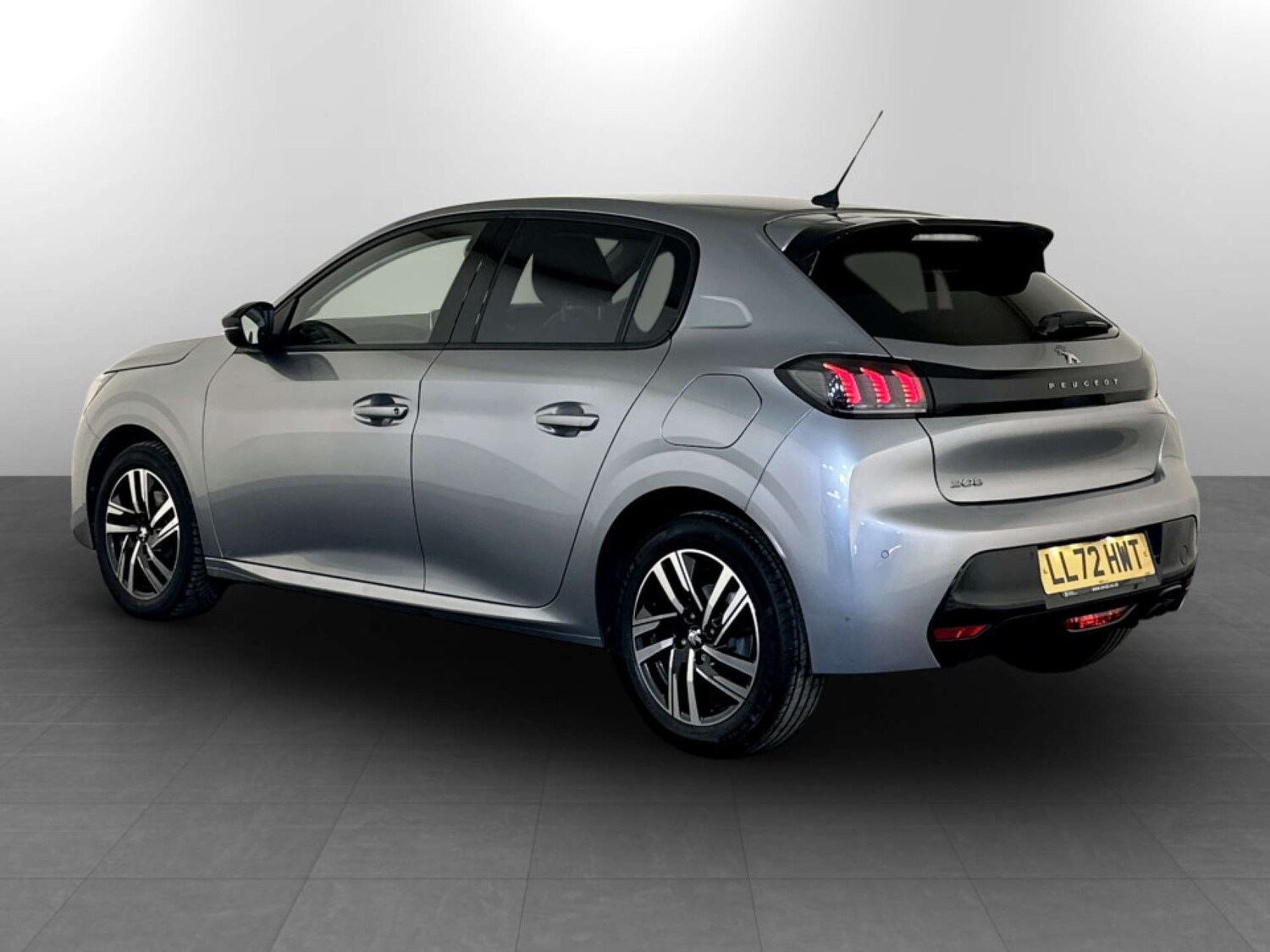 Used Peugeot 208 2022 for sale - 77590623: Photo 8