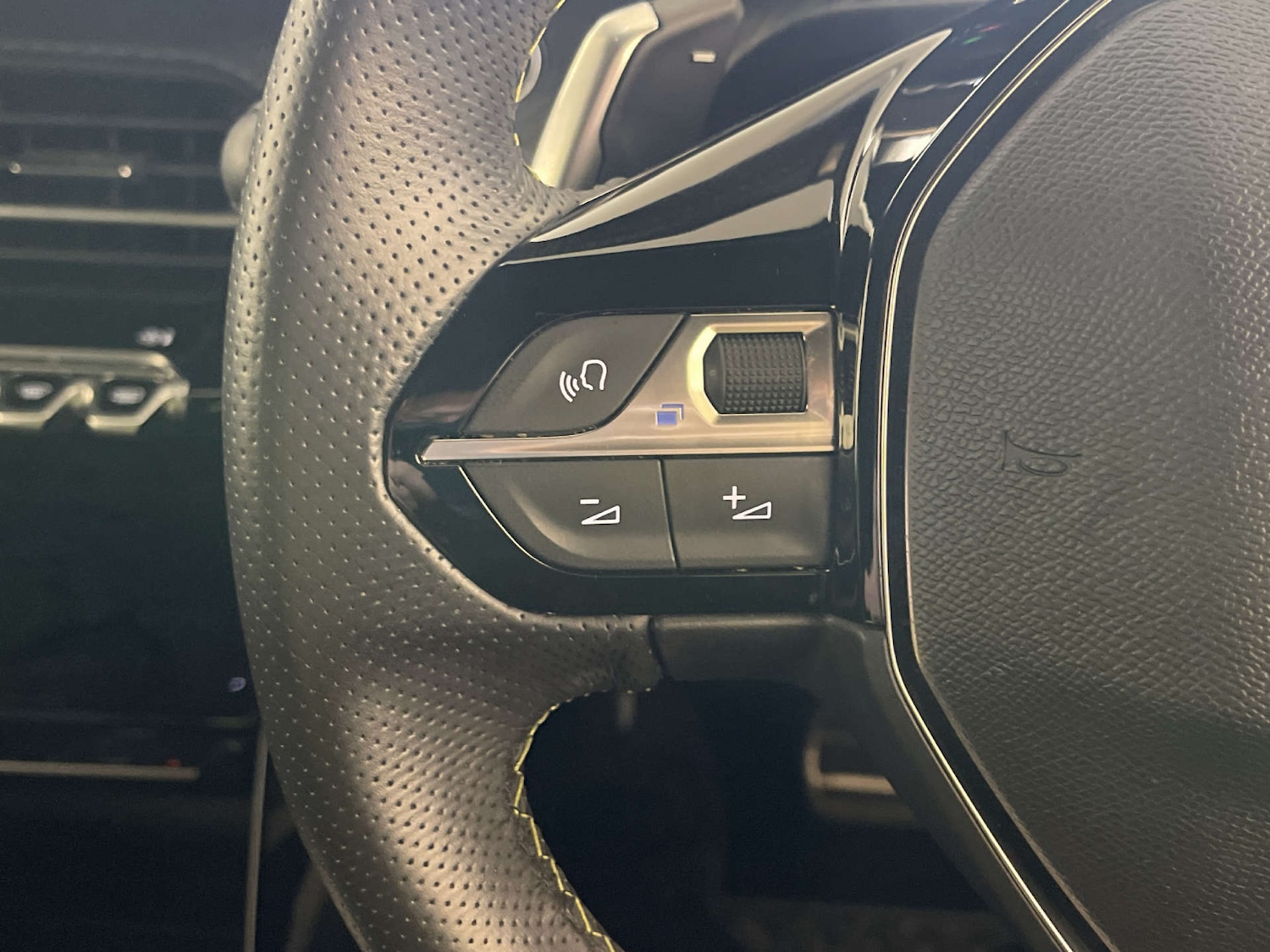 Used Peugeot 2008 2023 for sale - 78041844: Photo 16