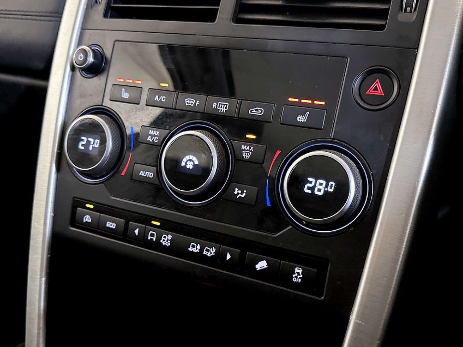 Used Land Rover Discovery Sport 2015 for sale - 77643133: Photo 25