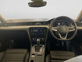 Used Volkswagen Passat 2022 for sale - 78345133: Photo