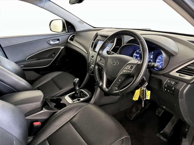 Used Hyundai Santa Fe 2017 for sale - 77036829: Photo 16