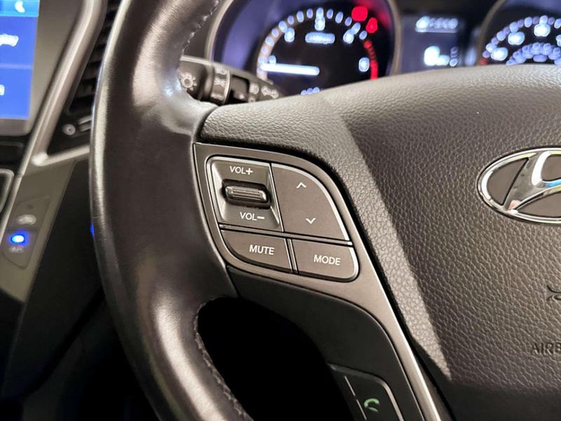 Used Hyundai Santa Fe 2017 for sale - 77036829: Photo 18