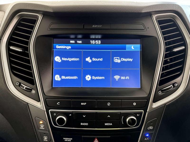 Used Hyundai Santa Fe 2017 for sale - 77036829: Photo 24