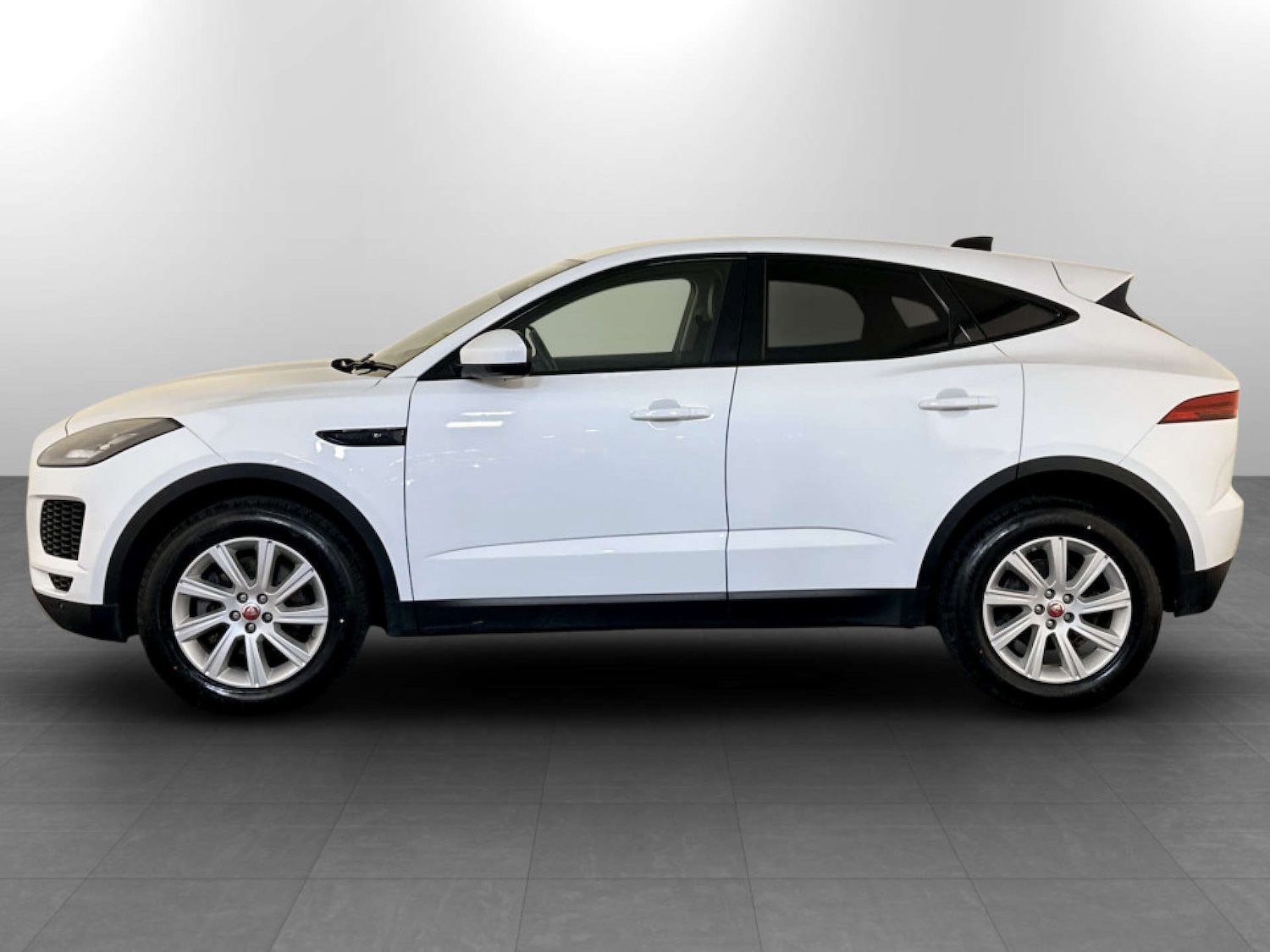 Used Jaguar E-Pace 2020 for sale - 77185019: Photo 7