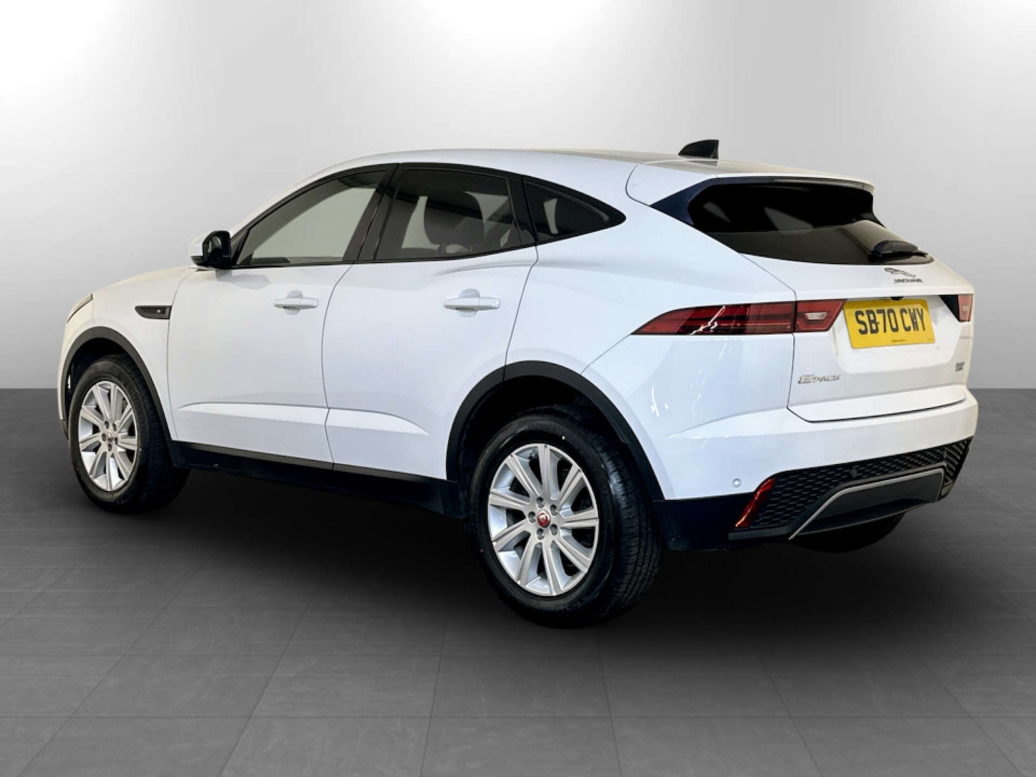 Used Jaguar E-Pace 2020 for sale - 77185019: Photo 8