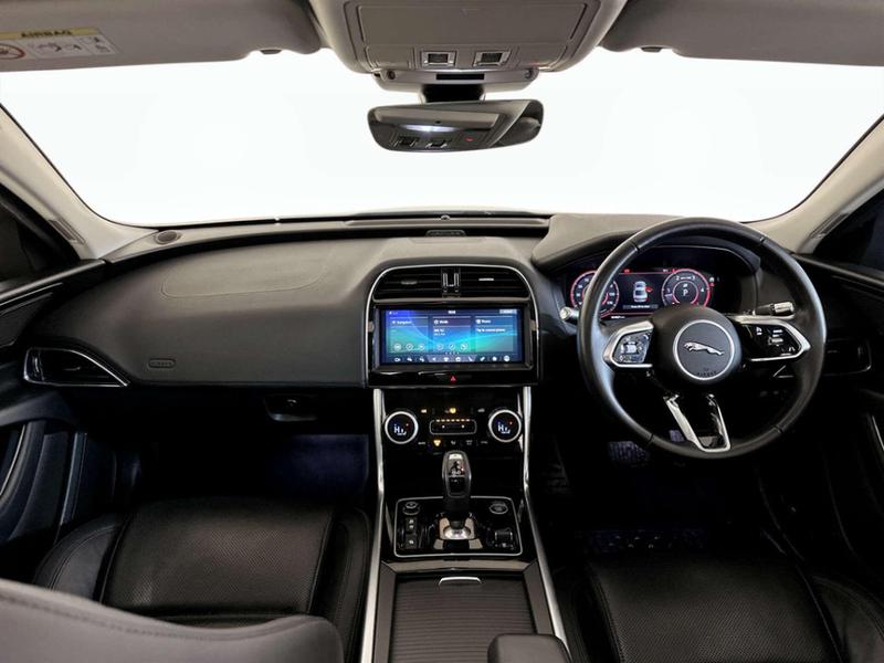 Used Jaguar XE 2019 for sale - 77018114: Photo 3