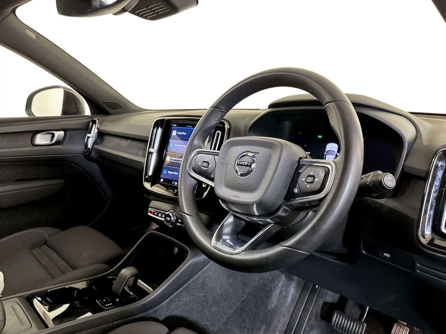 Used Volvo XC40 2023 for sale - 77682103: Photo 16