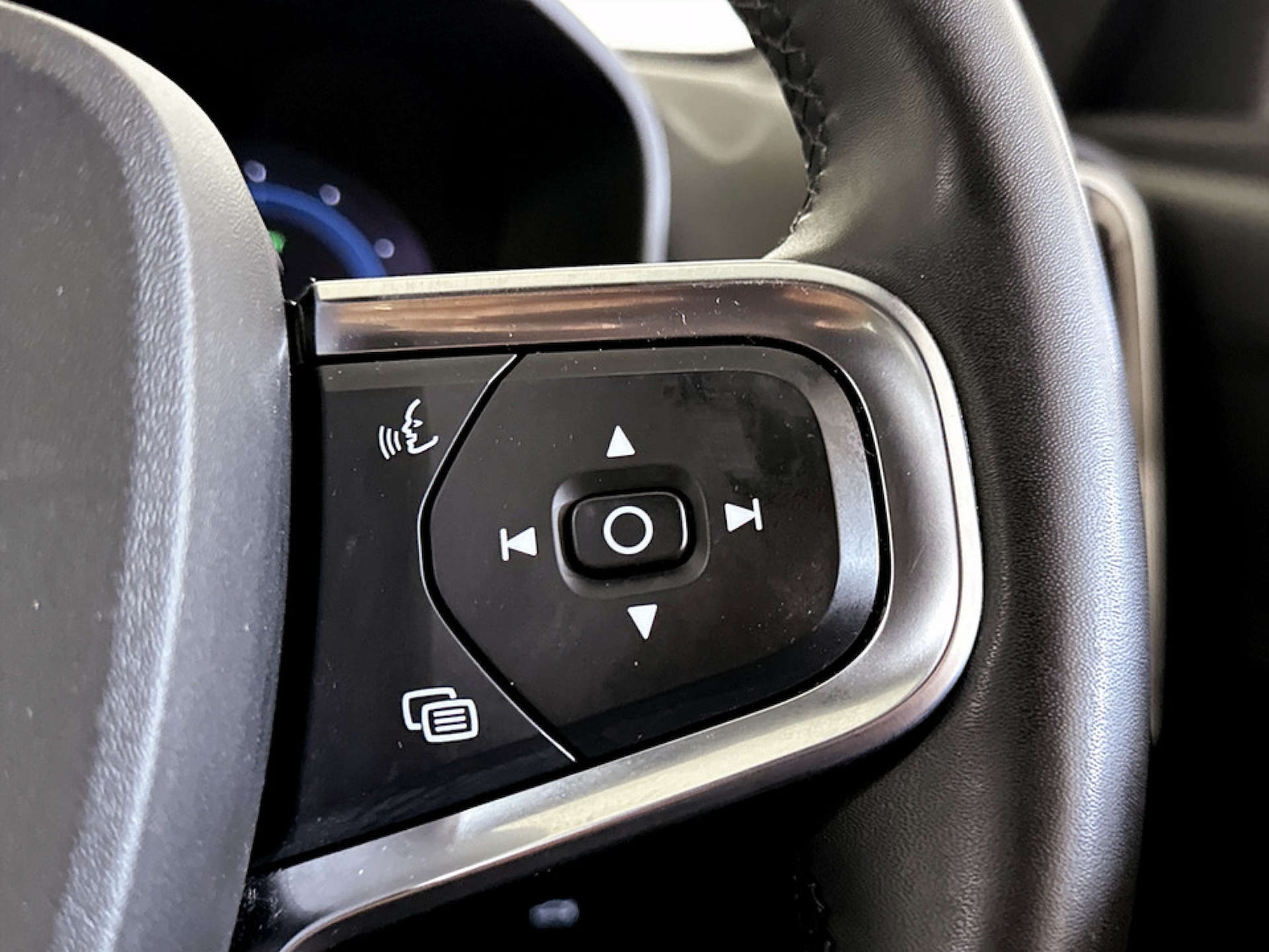 Used Volvo XC40 2023 for sale - 77682103: Photo 20